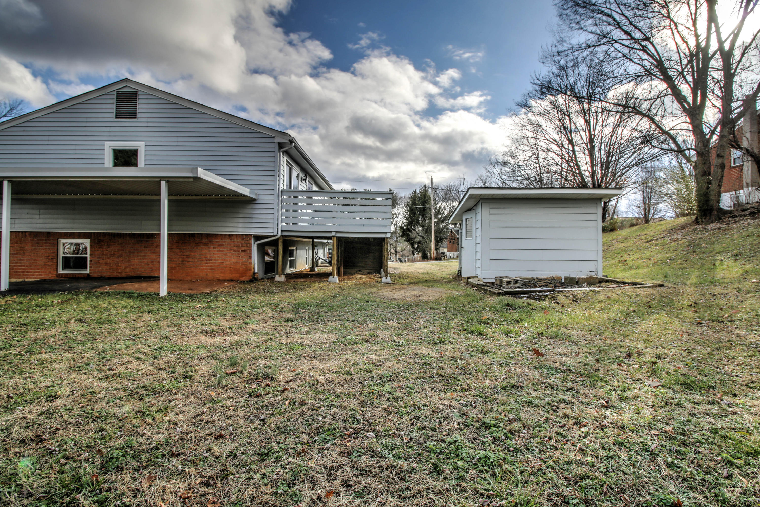 2734 Fernlawn Road Salem, VA 24153 - Photo 25 of 27 IMG_9492_3_4_5_6_7_8