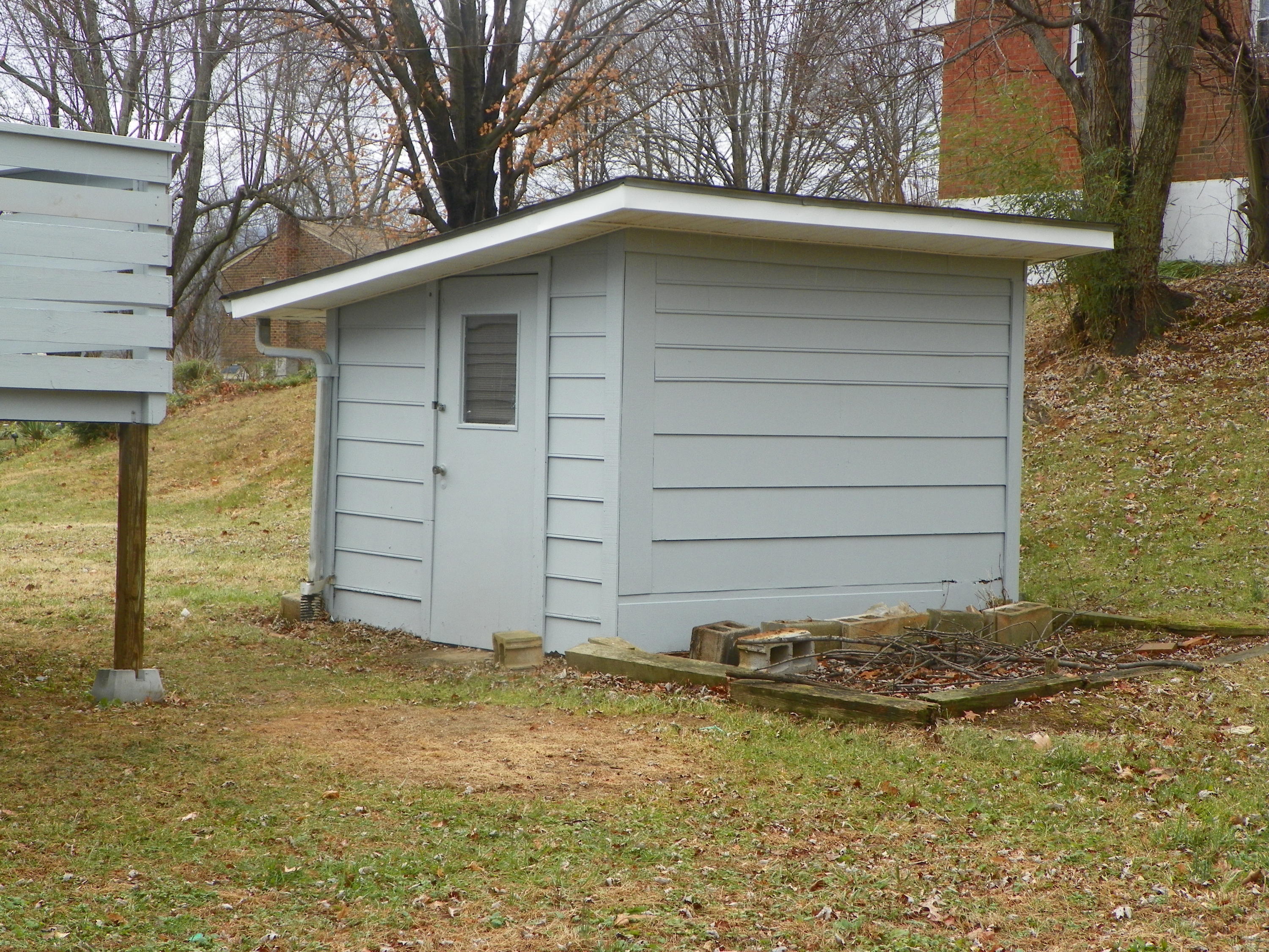 2734 Fernlawn Road Salem, VA 24153 - Photo 27 of 27 100_3451