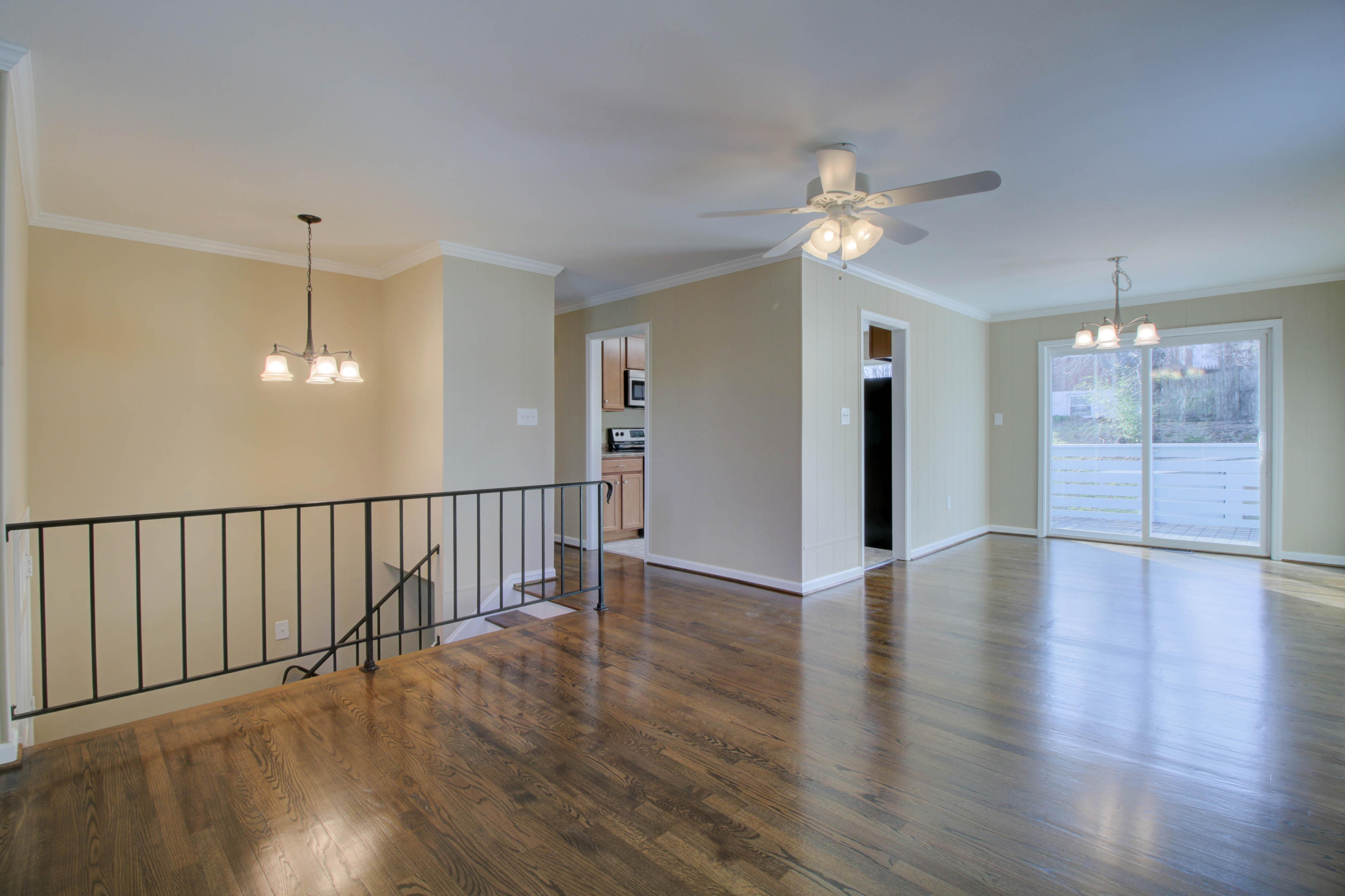 2734 Fernlawn Road Salem, VA 24153 - Photo 5 of 27 IMG_9352_3_4_5_6_7_8
