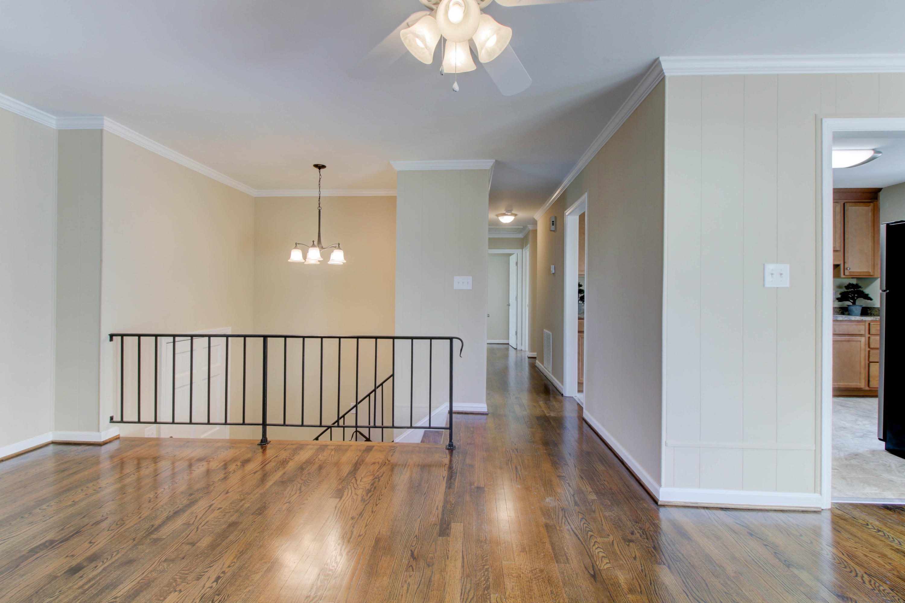2734 Fernlawn Road Salem, VA 24153 - Photo 6 of 27 IMG_9359_60_61_62_63_64_65