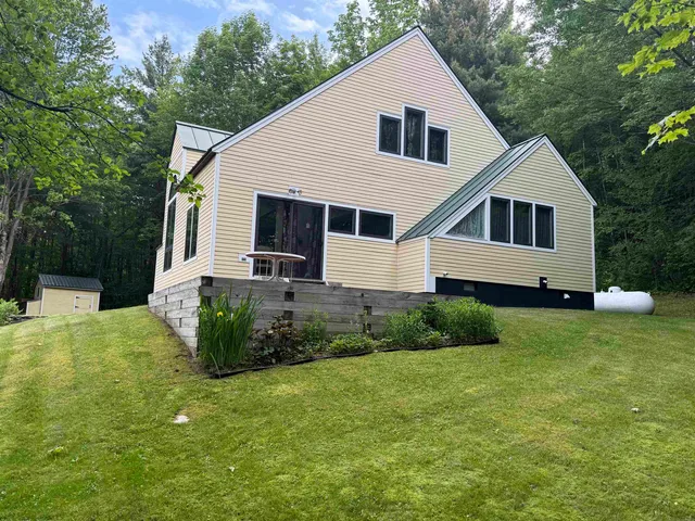 $655,000 | 93 Senor Road, Warren, VT 05674