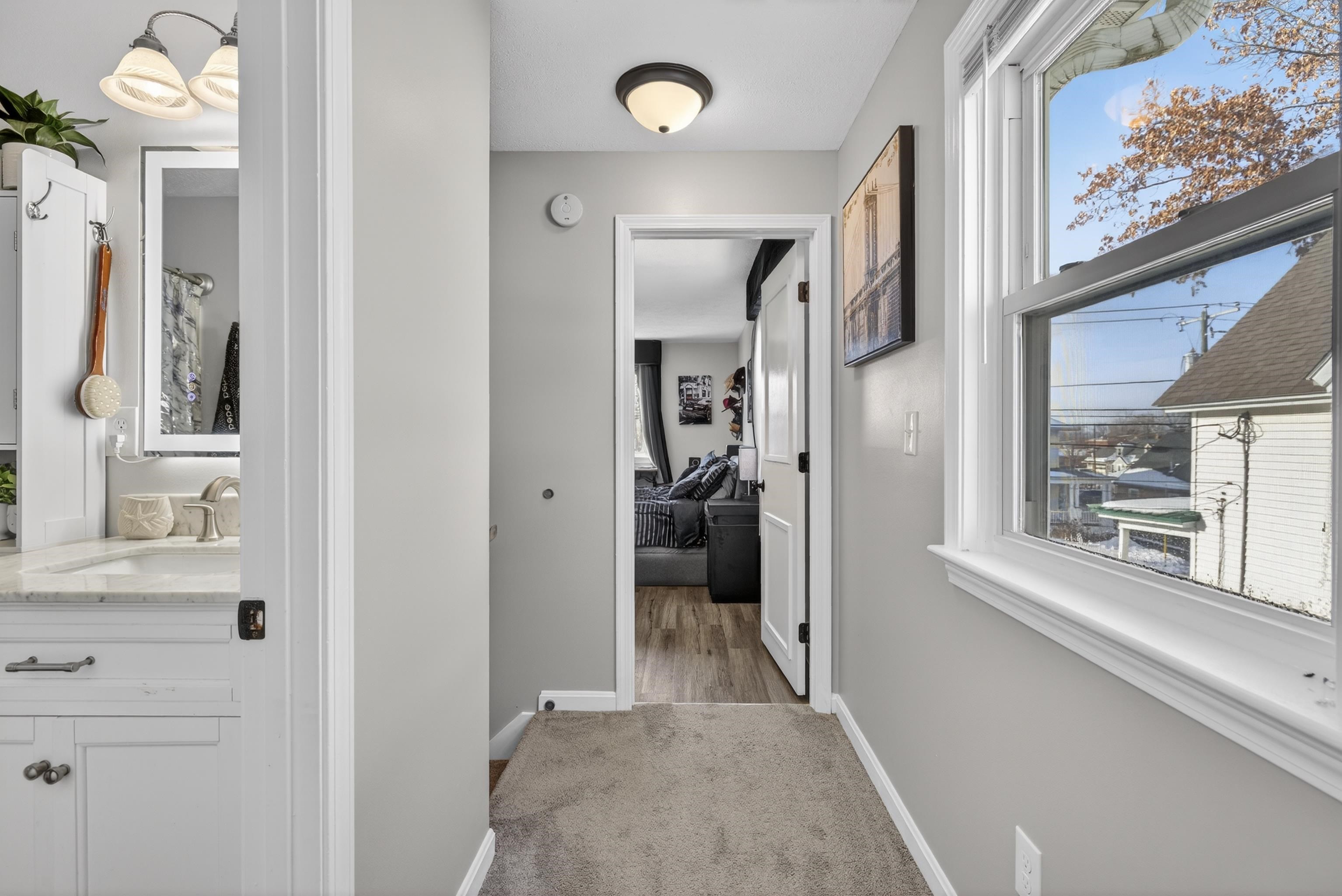 65 Taylor Street Manchester, NH 03103 - Photo 13 of 36