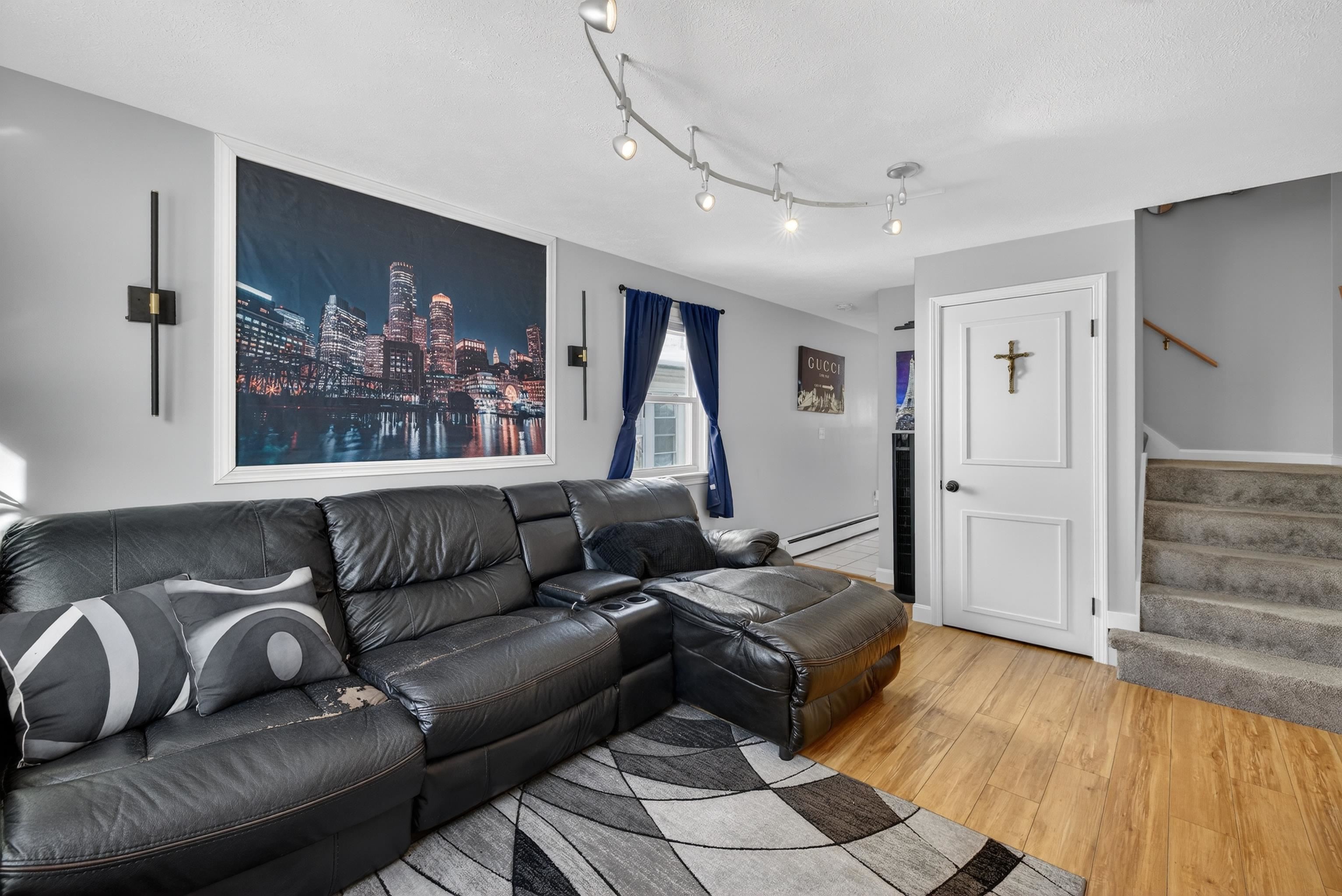 65 Taylor Street Manchester, NH 03103 - Photo 4 of 36