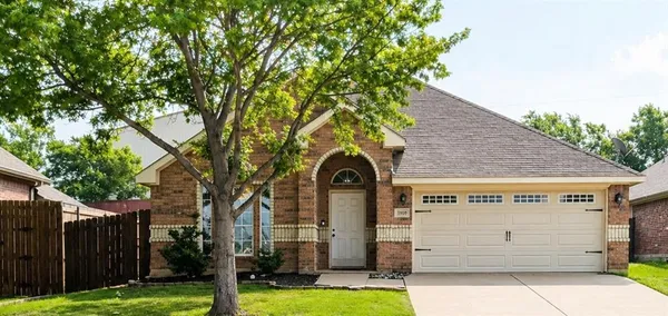 $2,400 | 3909 Vista Greens Drive, Fort Worth, TX 76244