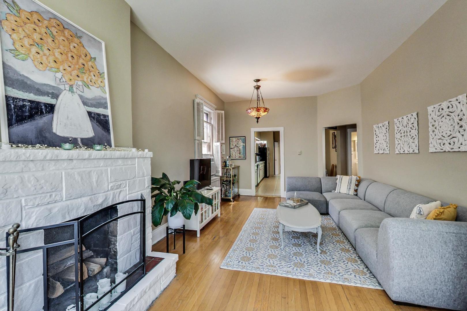 2018 North Mohawk Street, Unit 3 Chicago, IL 60614 - Photo 5 of 29