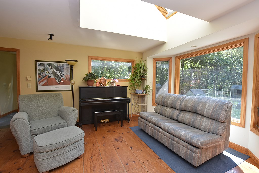 45 South Killingly Road Foster, RI 02825 - Photo 3 of 14