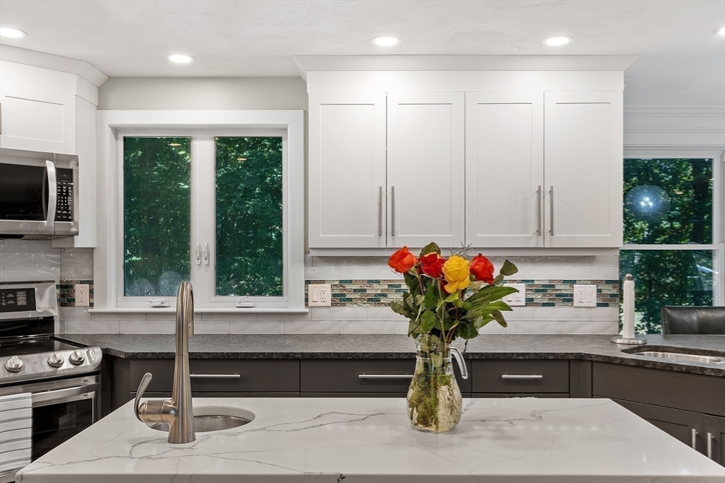 22 River Road Pepperell, MA 01463 - Photo 4 of 29