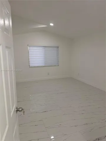 $3,800 | 15921 Southwest 82nd Street, Miami, FL 33193