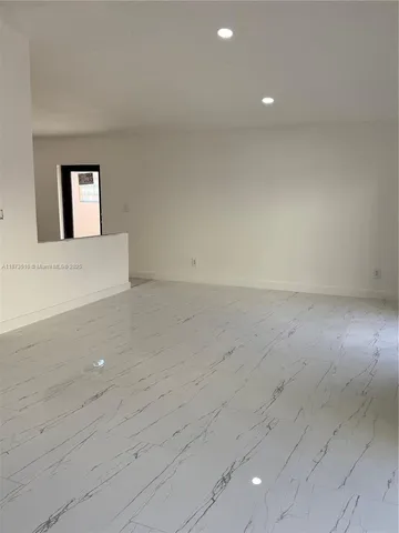 $4,000 | 15921 Southwest 82nd Street, Miami, FL 33193