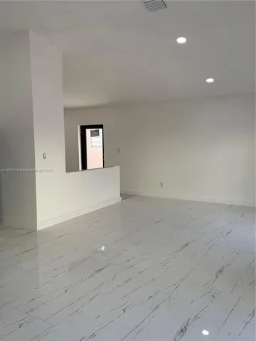 $4,000 | 15921 Southwest 82nd Street, Miami, FL 33193