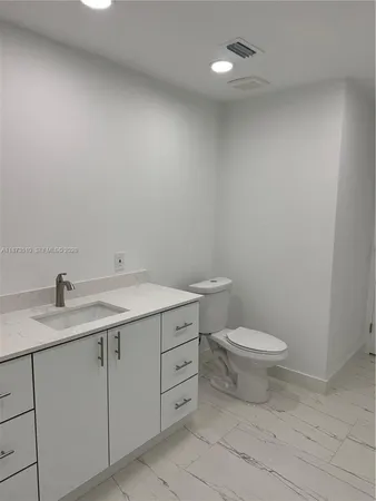 $3,800 | 15921 Southwest 82nd Street, Miami, FL 33193