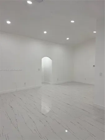 $3,800 | 15921 Southwest 82nd Street, Miami, FL 33193