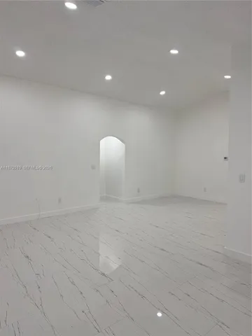 $3,800 | 15921 Southwest 82nd Street, Miami, FL 33193