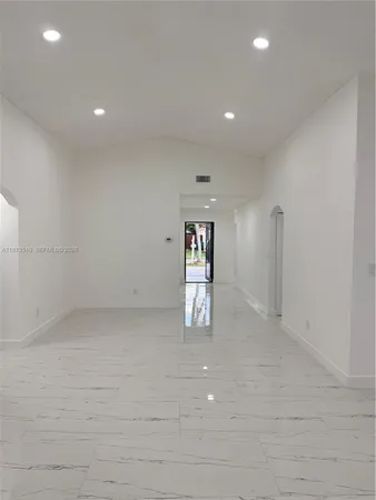 $3,800 | 15921 Southwest 82nd Street, Miami, FL 33193