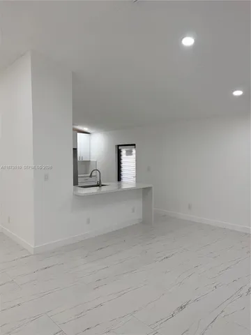 $3,800 | 15921 Southwest 82nd Street, Miami, FL 33193