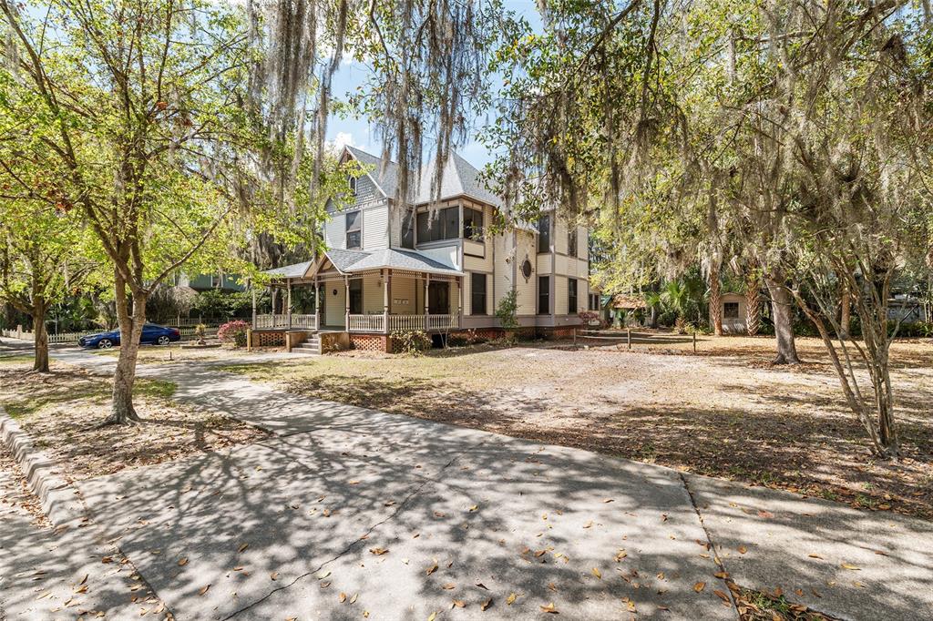 306 Northeast 3rd Street Gainesville, FL 32601 - Photo 5 of 88