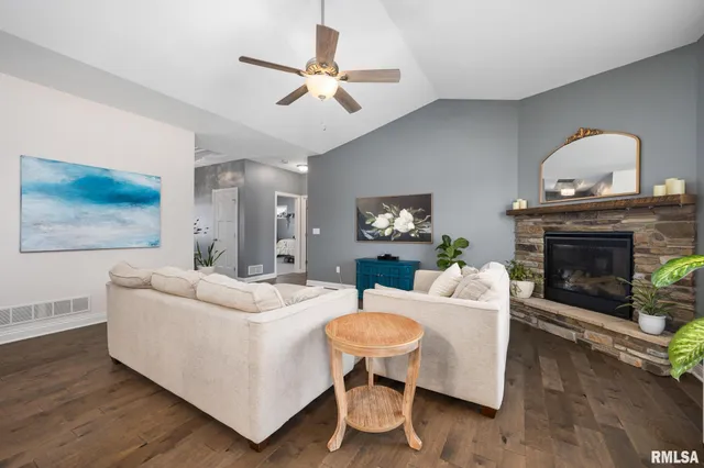 $552,000 | 102 Joseph Court, Washington, IL 61571