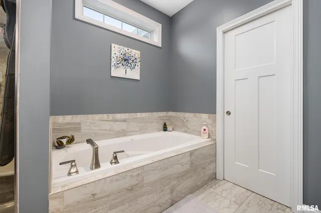 $552,000 | 102 Joseph Court, Washington, IL 61571