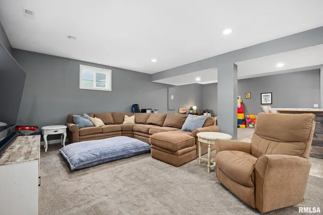 $552,000 | 102 Joseph Court, Washington, IL 61571