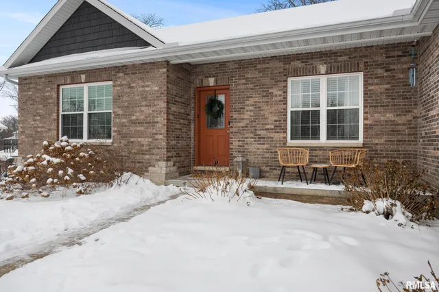 $552,000 | 102 Joseph Court, Washington, IL 61571