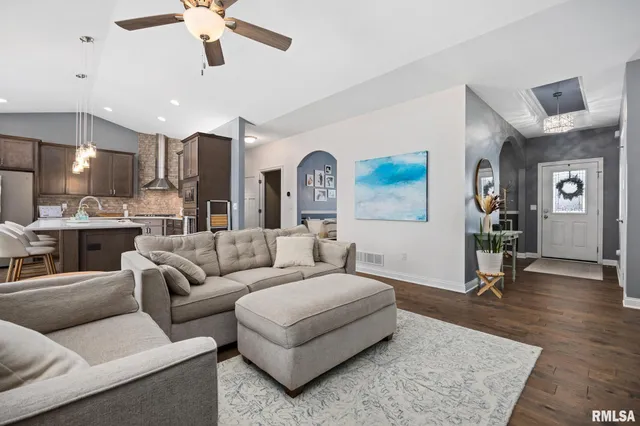 $552,000 | 102 Joseph Court, Washington, IL 61571