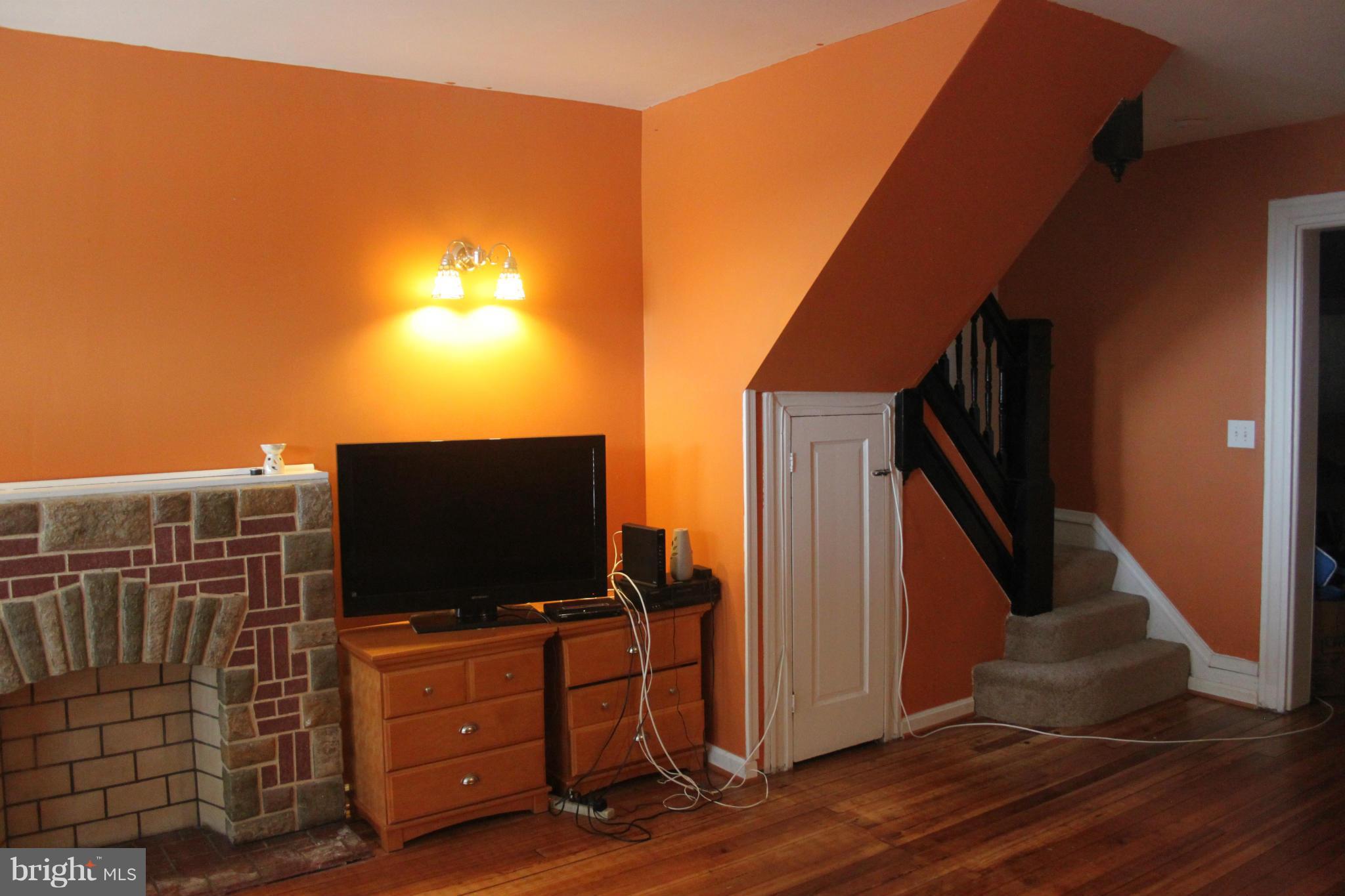 2954 Harford Road Baltimore, MD 21218 - Photo 2 of 21 Living Room