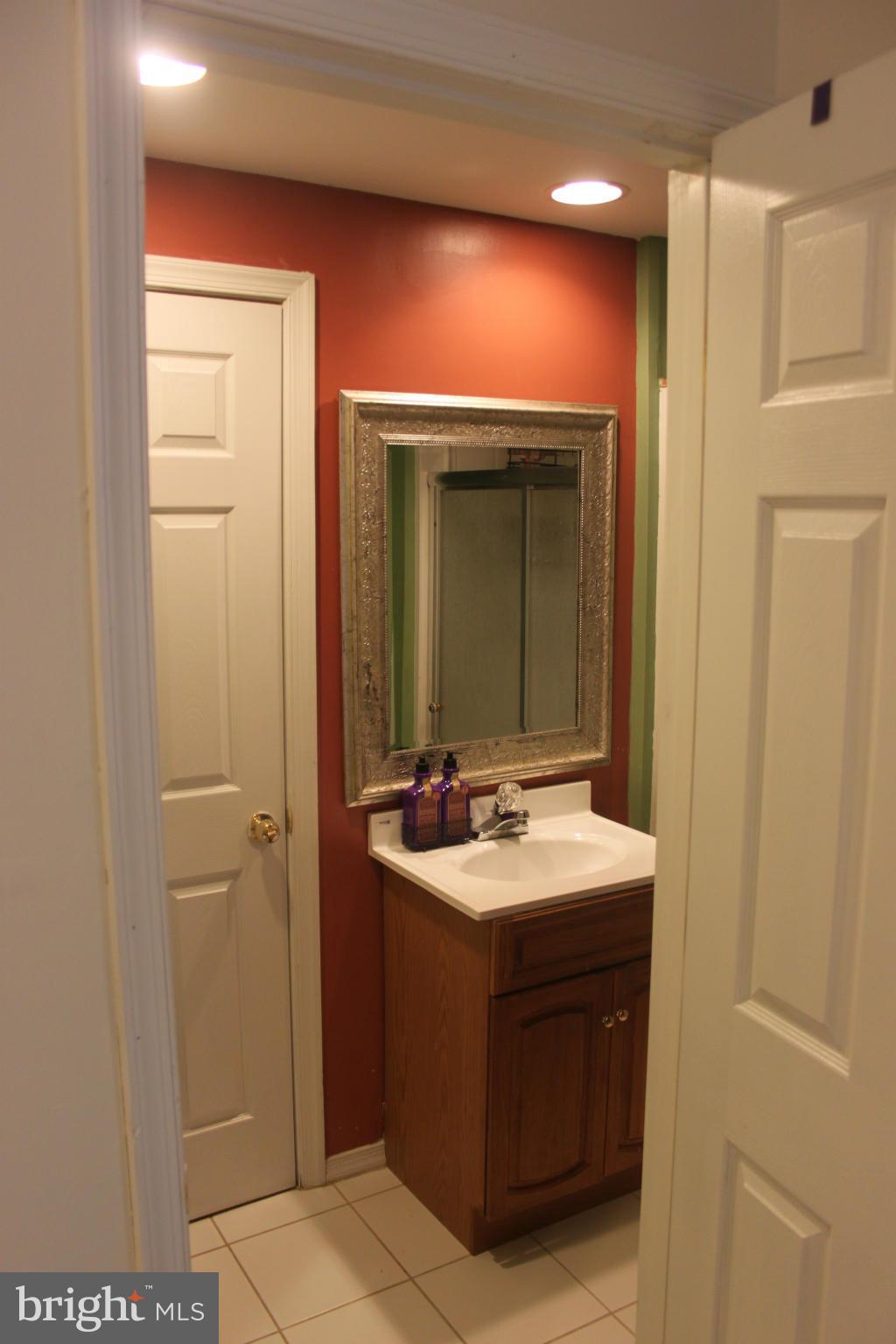 2954 Harford Road Baltimore, MD 21218 - Photo 12 of 21 2nd Bath (Master)