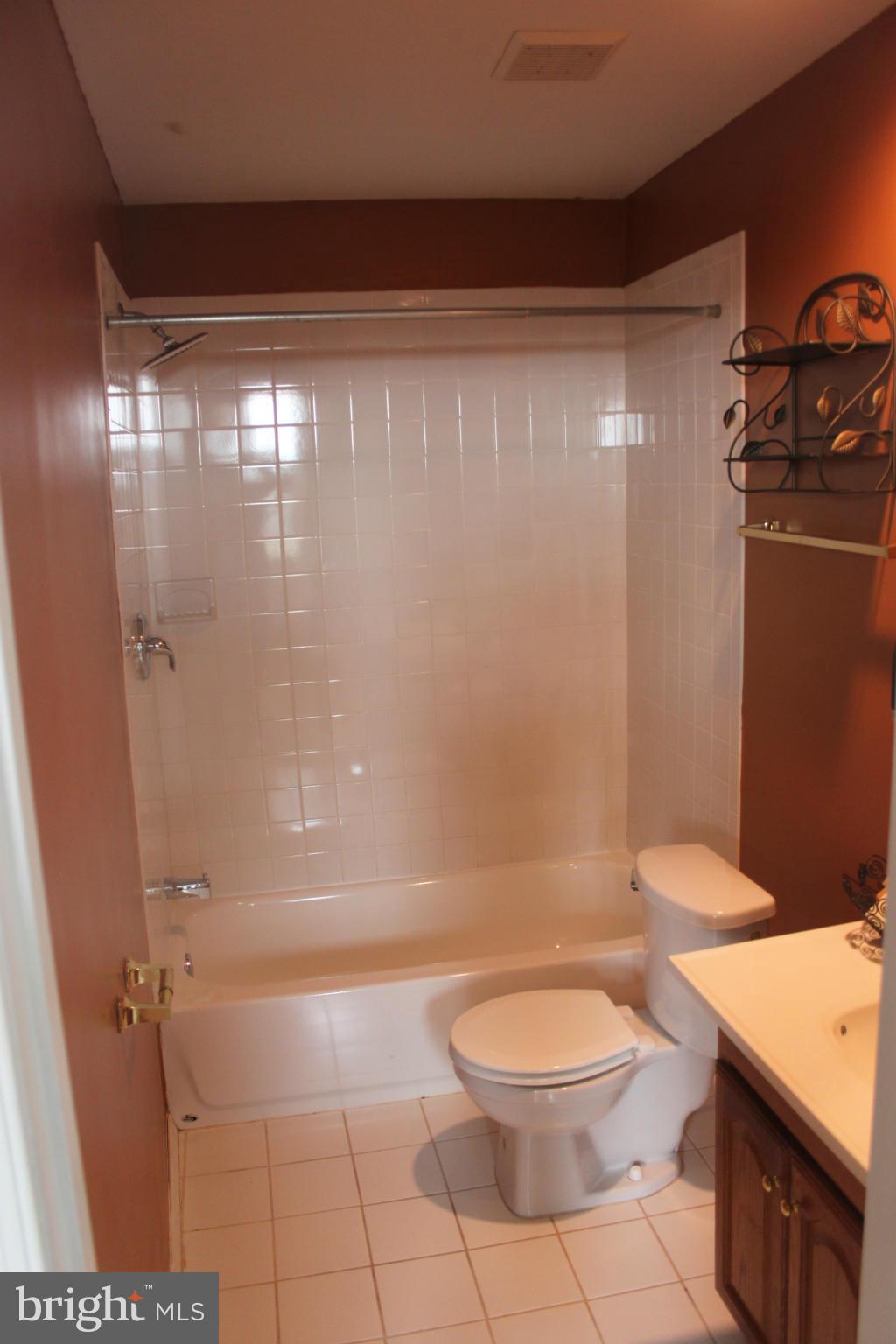 2954 Harford Road Baltimore, MD 21218 - Photo 9 of 21 Bath (Master)