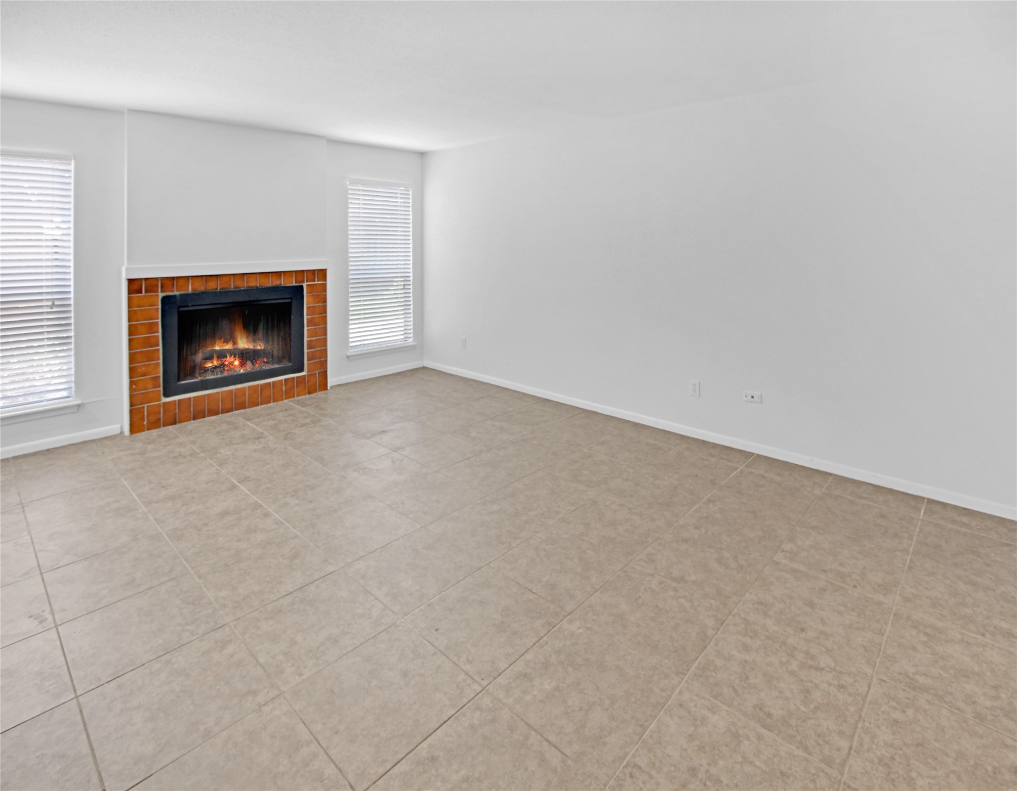 1500 Sandy Springs Road, Unit 69 Houston, TX 77042 - Photo 9 of 32 Living Room