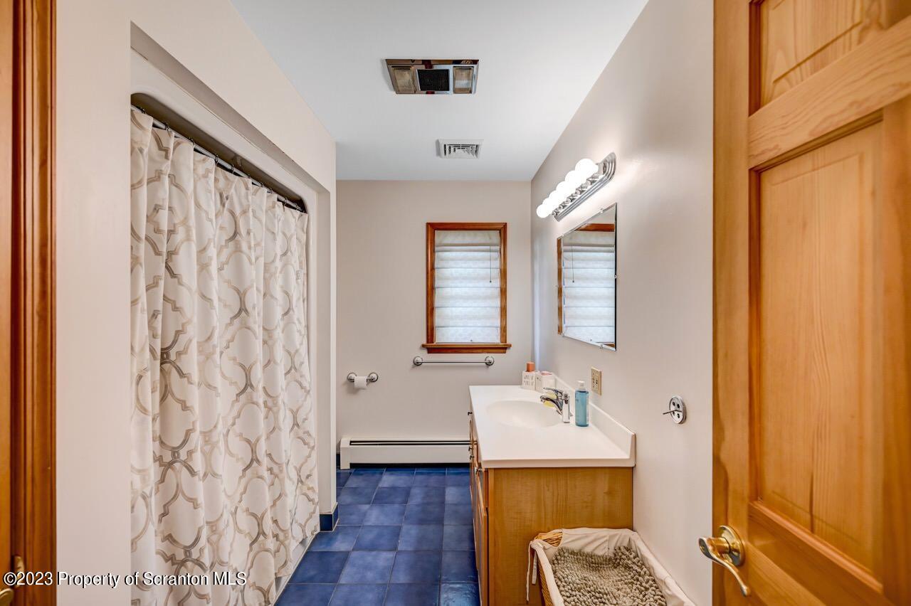 11 Ridgeview Drive Scranton, PA 18504 - Photo 37 of 61