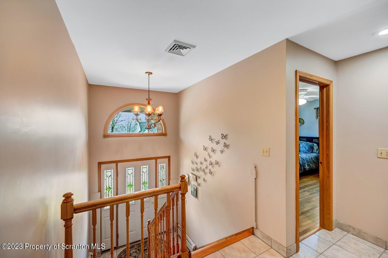 11 Ridgeview Drive Scranton, PA 18504 - Photo 6 of 61
