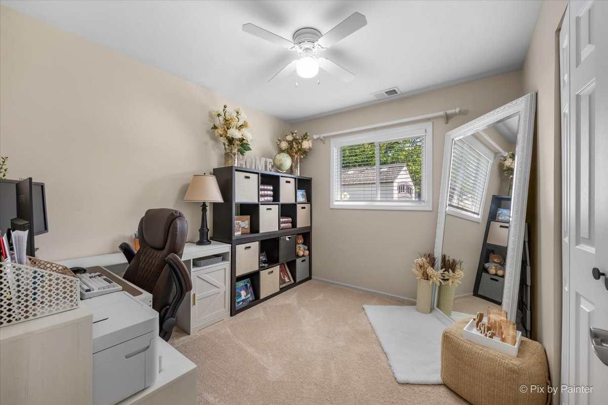 575 Rodenburg Road Roselle, IL 60172 - Photo 19 of 24