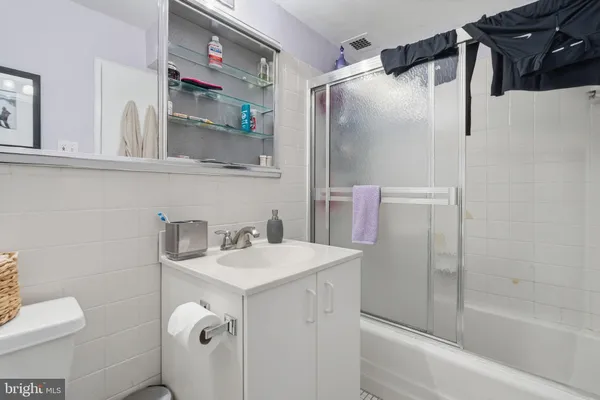 $3,995 | 1600 Hagys Ford Road, Unit 11V, Penn Valley, PA 19072