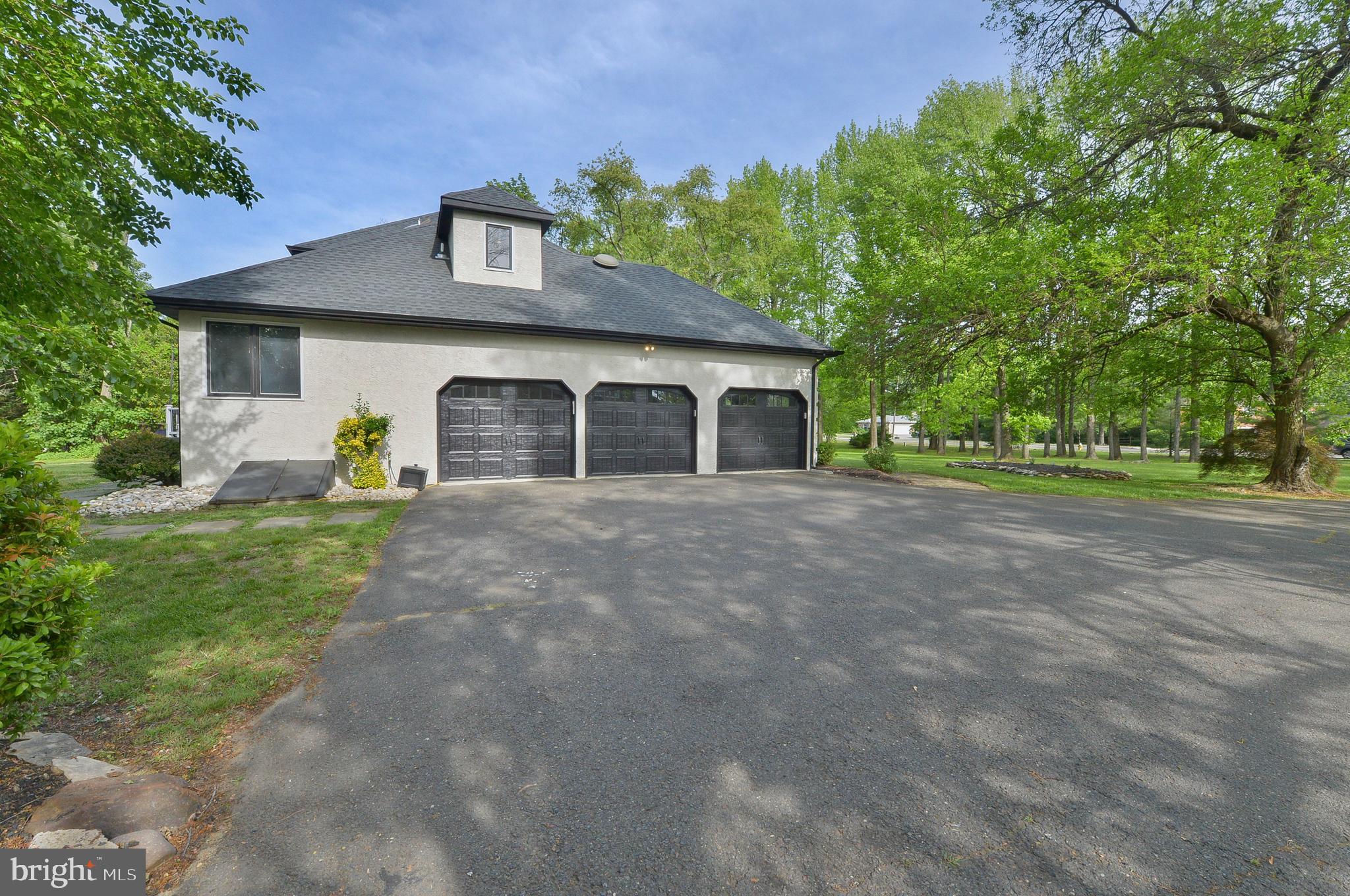 1037 Riverton Road Moorestown, NJ 08057 - Photo 35 of 57 Attached garage