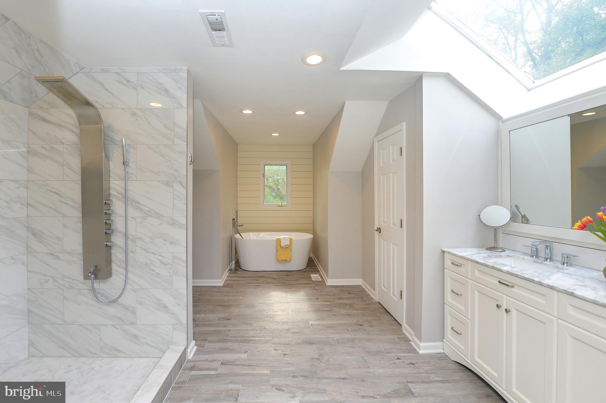 1037 Riverton Road Moorestown, NJ 08057 - Photo 45 of 57 Private bath w/shower & tub