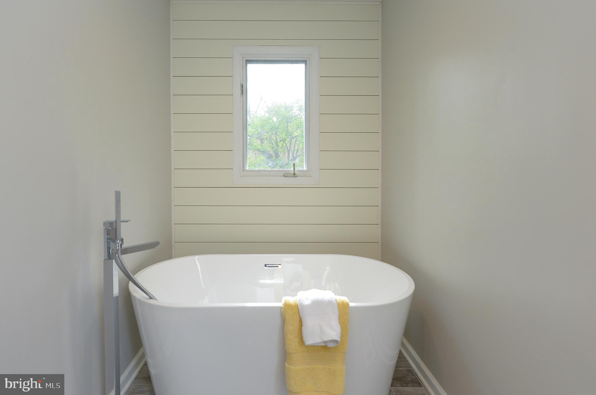 1037 Riverton Road Moorestown, NJ 08057 - Photo 49 of 57 Saoking Tub