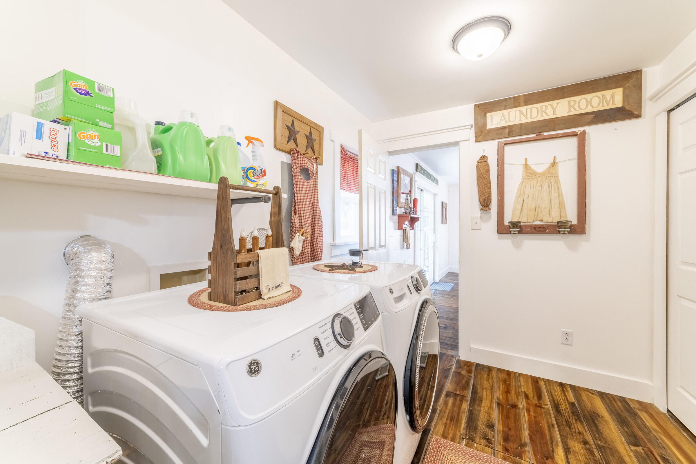 655 Fairview Street Westville, IN 46391 - Photo 12 of 25 a white table sitting next to a window
