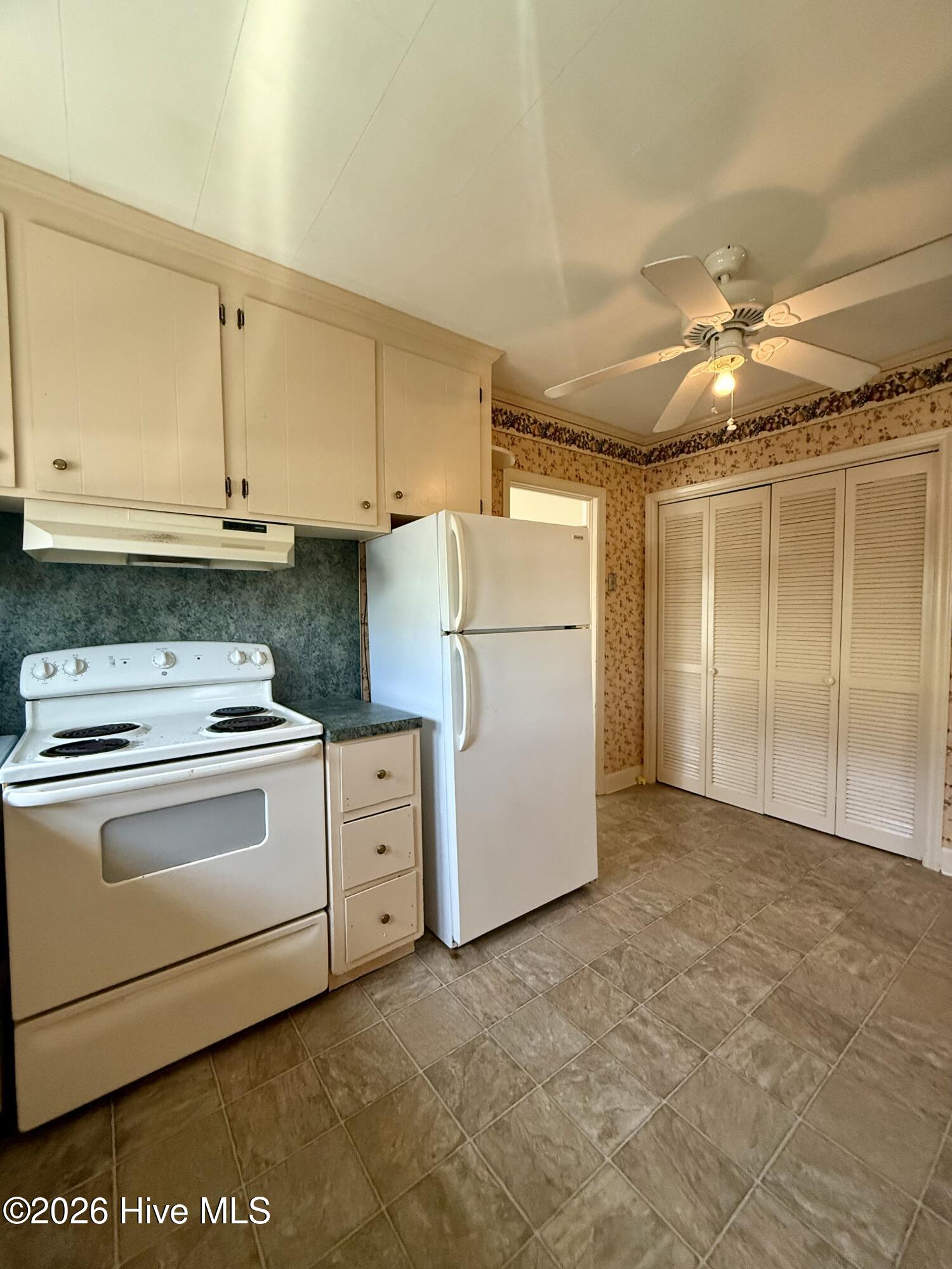 3773 Bear Grass Road Williamston, NC 27892 - Photo 21 of 55 Kitchen