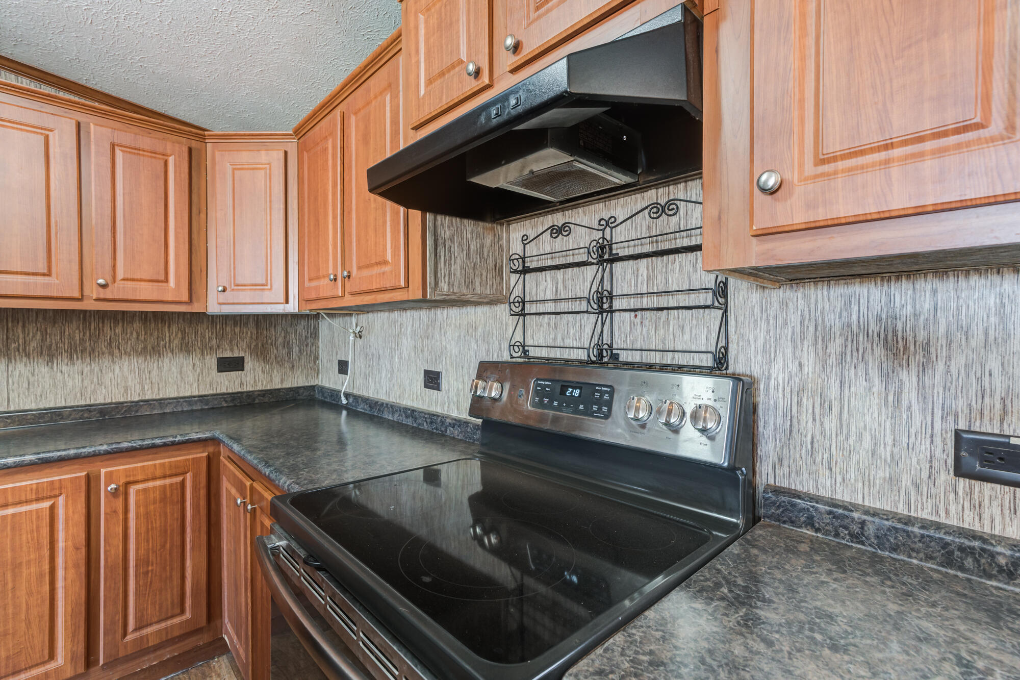 6444 Colorado Road, Unit 4 Lubbock, TX 79407 - Photo 17 of 36 6444-Colorado-Rd-#4_Lubbock-TX_18_Kitche