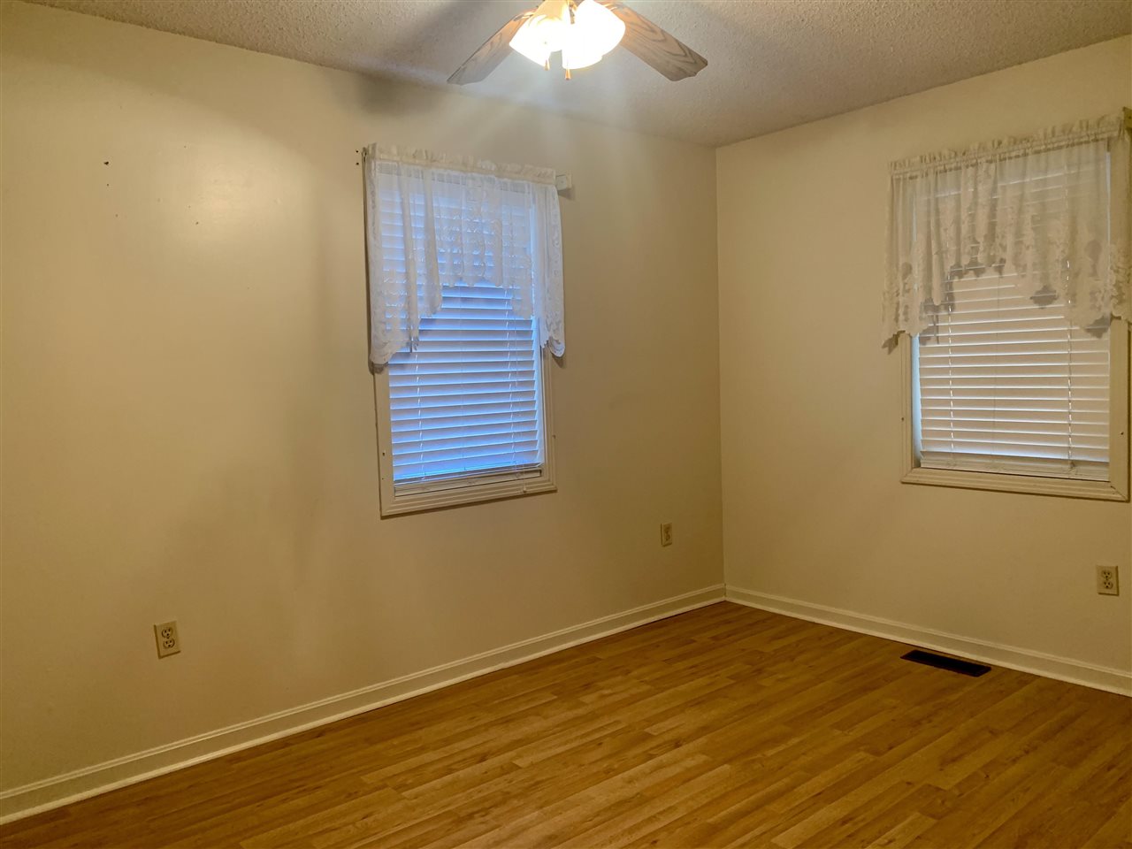 1072 High School Road Selmer, TN 38375 - Photo 12 of 24 Gallery Image 12