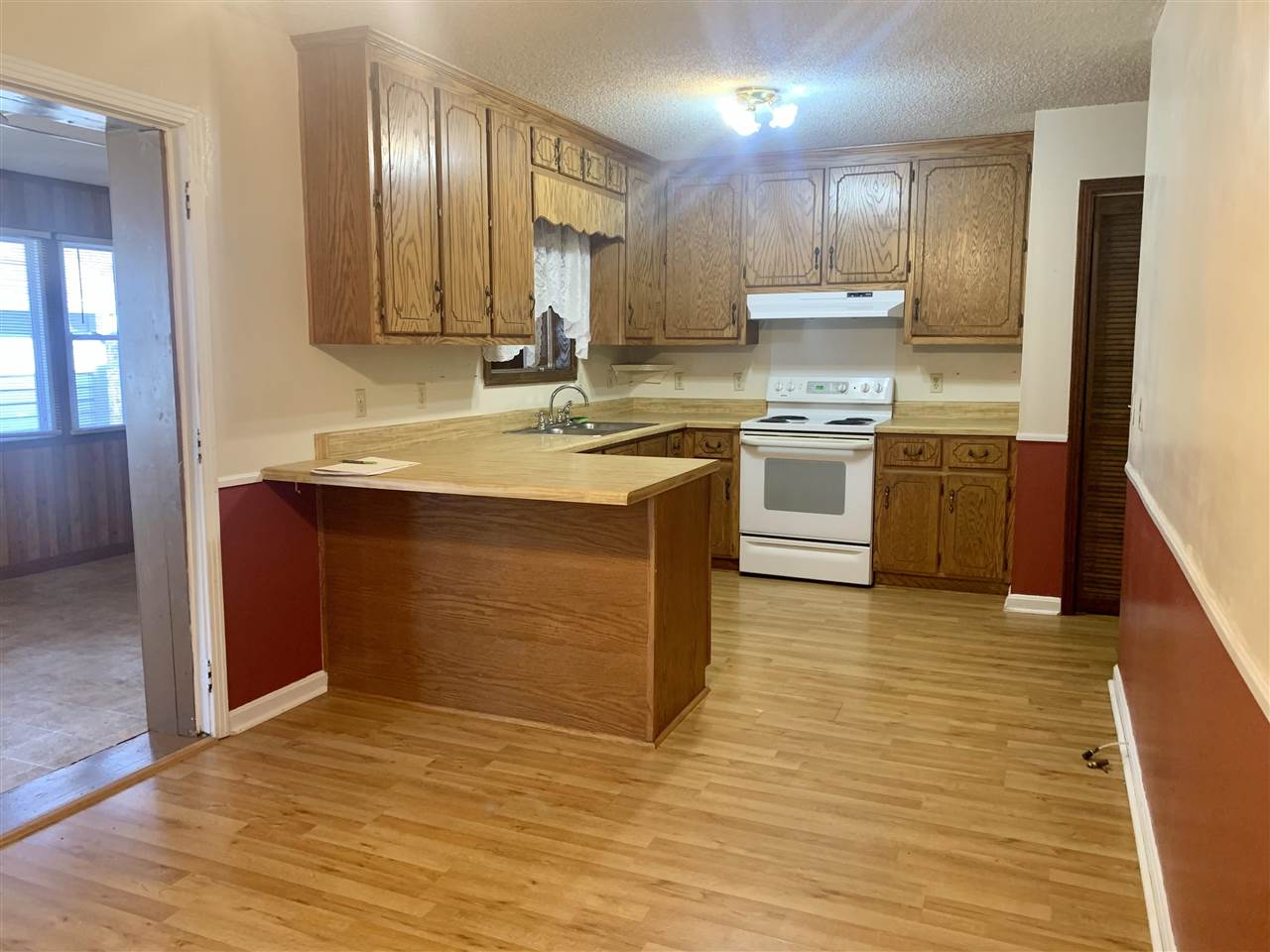 1072 High School Road Selmer, TN 38375 - Photo 5 of 24 Gallery Image 5