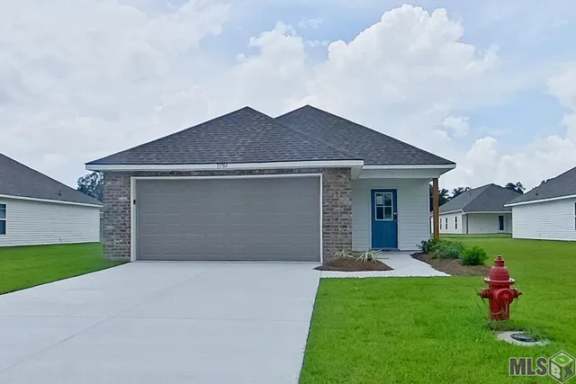 $1,865 | 13784 Pinyon Drive, Denham Springs, LA 70726