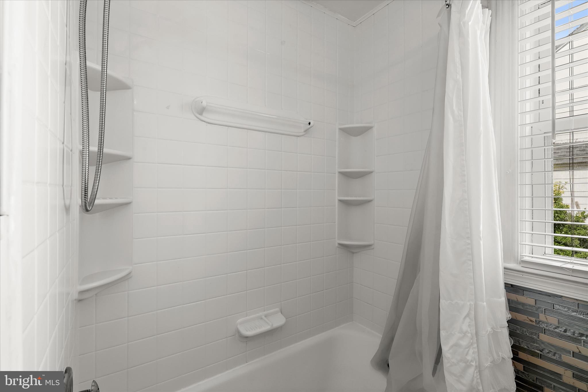 2115 Northland Road Baltimore, MD 21207 - Photo 23 of 44 Bath