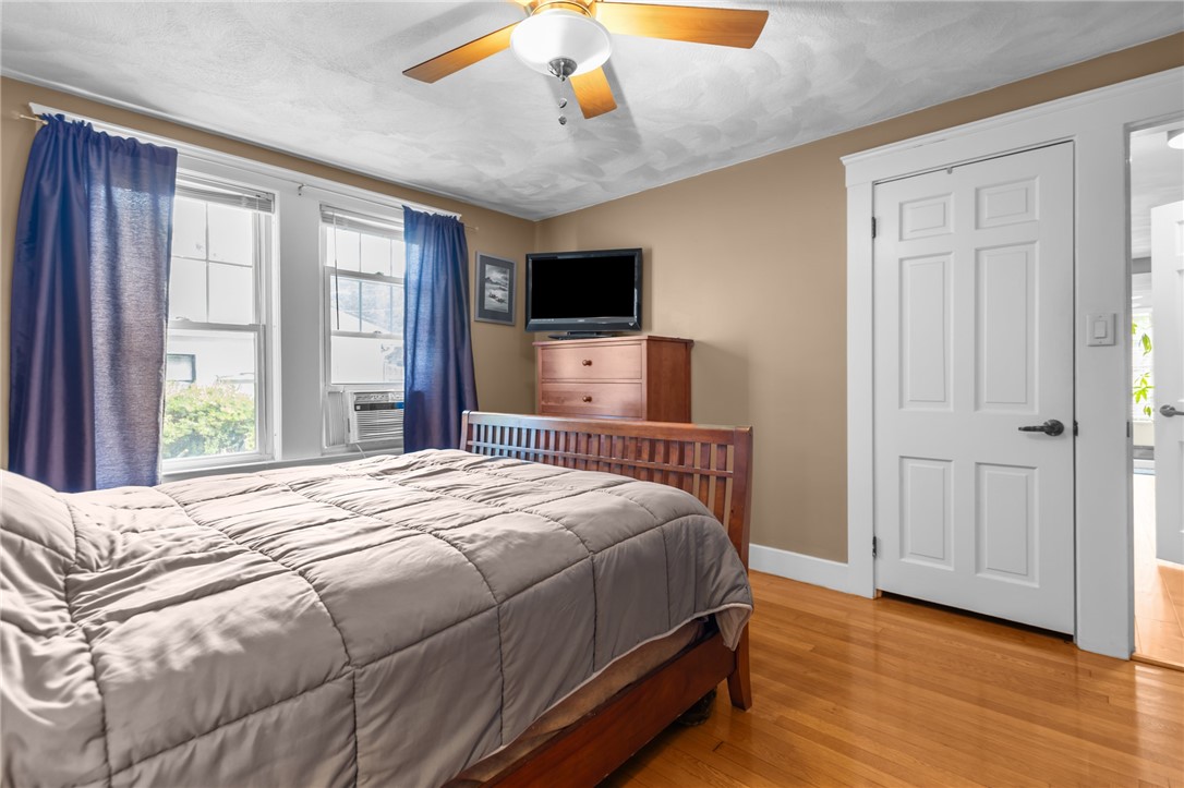 36 Conrad Street Woonsocket, RI 02895 - Photo 19 of 50 First floor bed