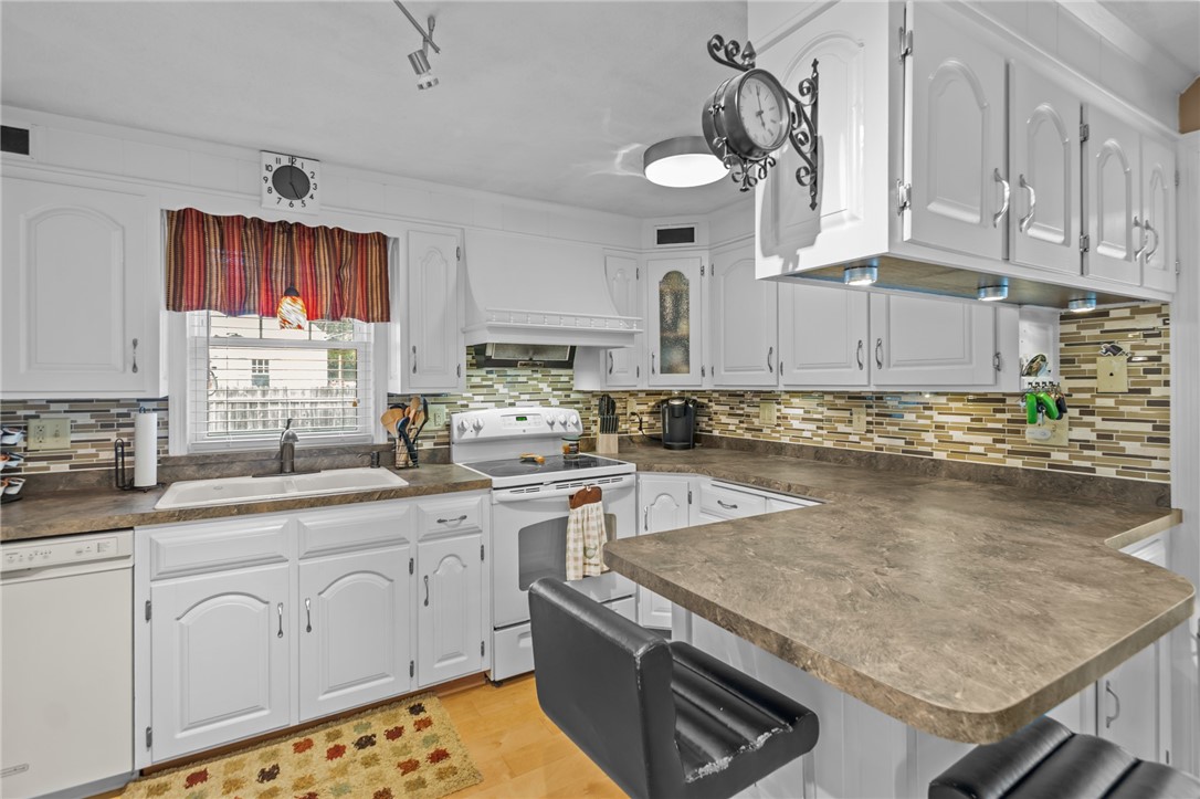 36 Conrad Street Woonsocket, RI 02895 - Photo 7 of 50