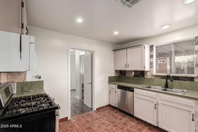 $269,800 | 1642 North 38th Avenue, Phoenix, AZ 85009