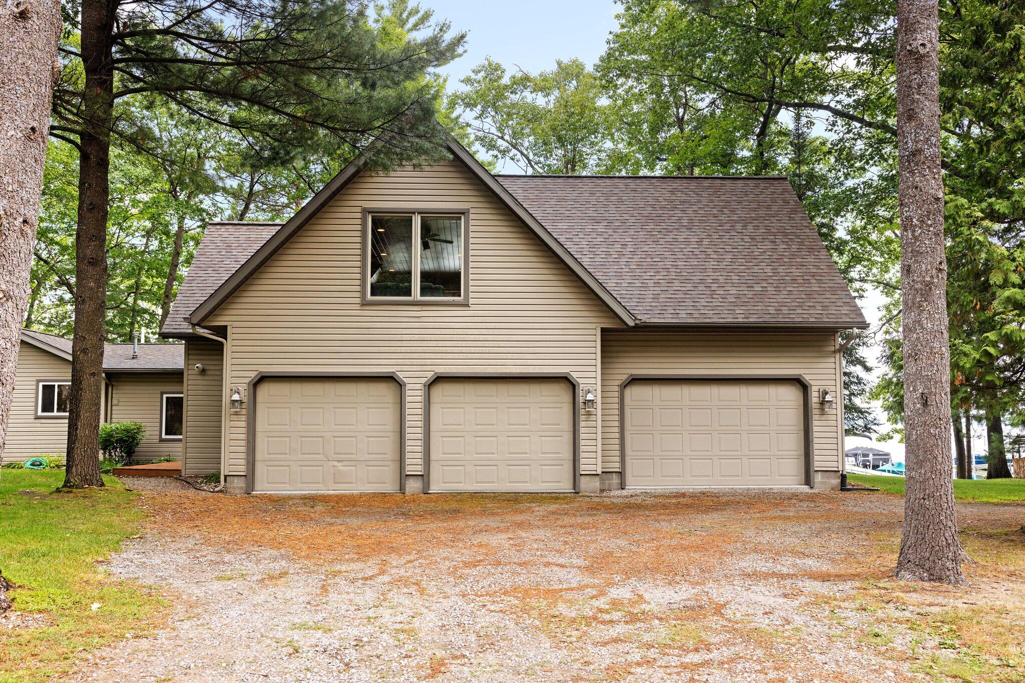 2042 Cobb Road Lewiston, MI 49756 - Photo 4 of 53 Gallery Image 4