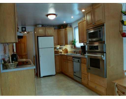 557 Wible Run Road Pittsburgh, PA 15209 - Photo 3 of 8 Kitchen.