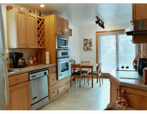 557 Wible Run Road Pittsburgh, PA 15209 - Photo 4 of 8 Kitchen.