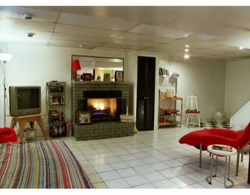 557 Wible Run Road Pittsburgh, PA 15209 - Photo 5 of 8 Den/Family/Great Room.